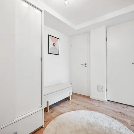 Malu Rooms - Ruhige Lage, Erdgeschoss, Smarttv, Netflix, 24H Checkin, Ludwigsburg Zewnętrze zdjęcie