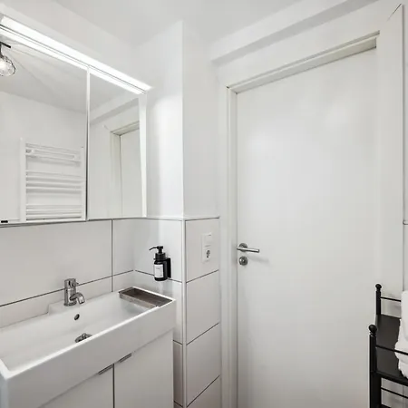 Malu Rooms - Ruhige Lage, Erdgeschoss, Smarttv, Netflix, 24H Checkin, Ludwigsburg Zewnętrze zdjęcie