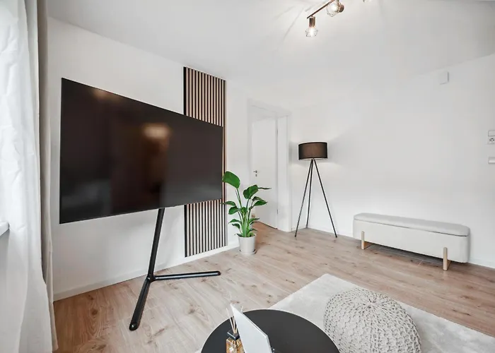 Malu Rooms - Ruhige Lage, Erdgeschoss, Smarttv, Netflix, 24H Checkin,