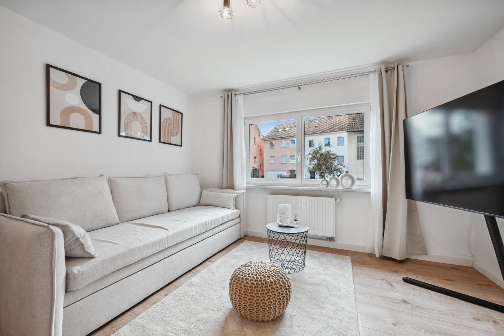 Malu - Ruhige Lage, Erdgeschoss, Smarttv, Netflix, 24h Checkin, Apartment Ludwigsburg