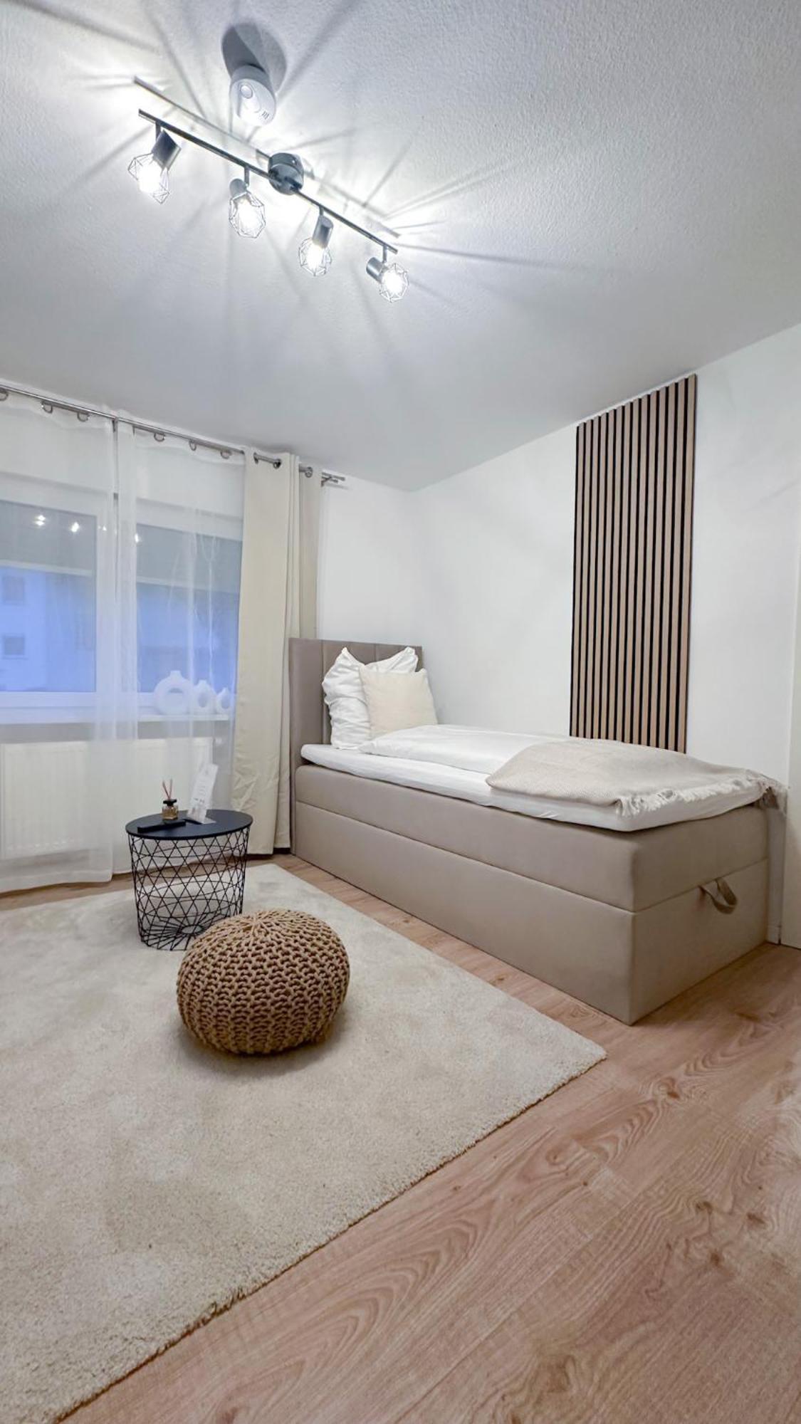 Malu - Ruhige Lage, Erdgeschoss, Smarttv, Netflix, 24h Checkin, Apartment Ludwigsburg
